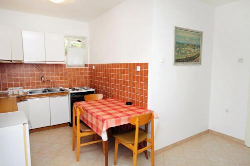 Apartments with a parking space Novi Vinodolski - 5587 - image 11