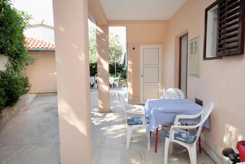 Apartments with a parking space Novi Vinodolski - 5587 - image 9