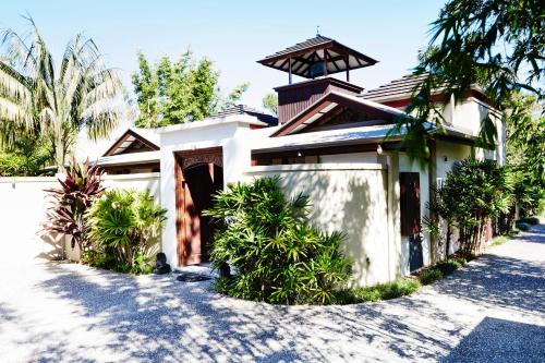 The Villas of Byron – khách sạn tại Trung Tâm Thị Trấn