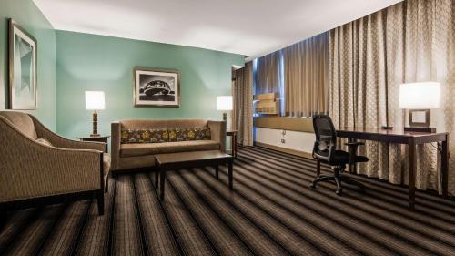 Best Western River North Hotel - main image
