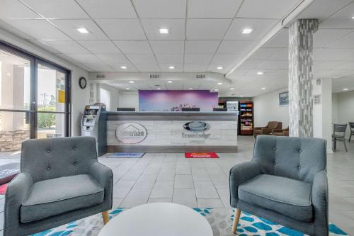 大堂, Suburban Studios at the University in 萊德希爾（南卡羅來納州）