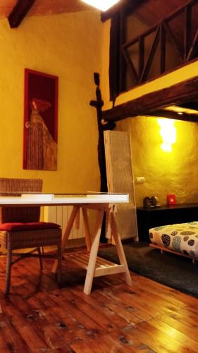 La Casa Amarilla