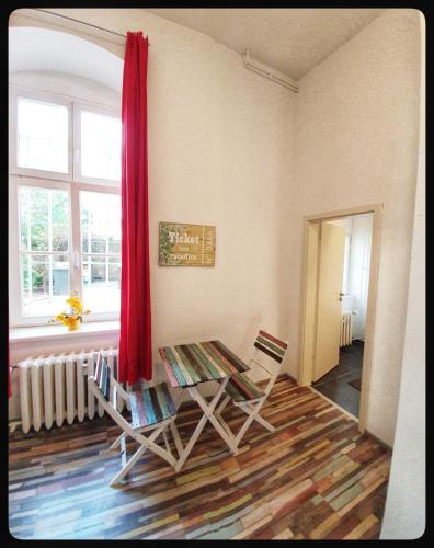 Hostel 199 - image 10