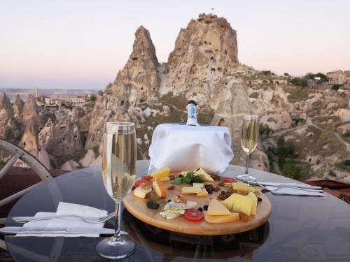 Hermes Cave Hotel