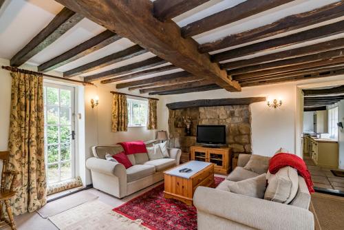 Yew Tree Cottage - image 13