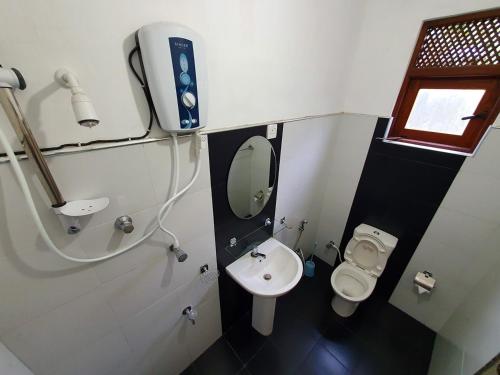 Double Room image 10