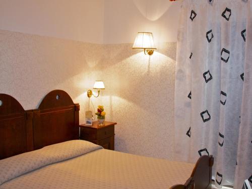 3 twin beds