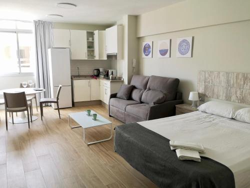 Studio Apartment image 7