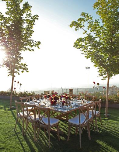 Le Pave Hotel in Barr Ilycs