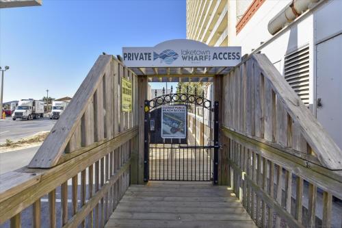 Laketown Wharf 903 Condo