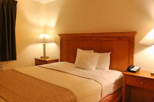 Travelodge by Wyndham Pasadena Central - main image