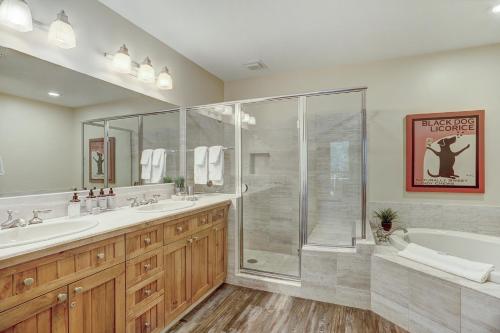 Luxurious 2 Bd With Lift View In Beaver Creek Condo - image 4