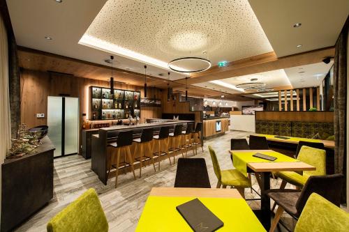 Bar/ Salón, Hotel Modern Mountain in Ischgl