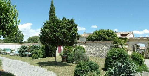 Gîte L'ESCOUSSOU, 4 ch, 130m2, au calme, piscine chauffée, sud Ardèche