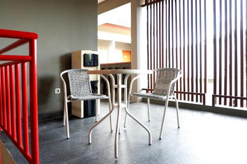 OYO 1369 グリヤ ダマイ シャリア