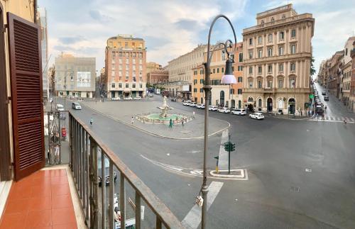 Luxury barberini boutique Apartment, Rzym
