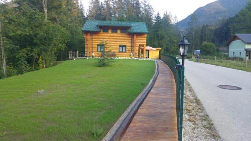 Ferienwohnungen Blockhaus - Zwergenhäusl Grünau im Almtal, Pension in Grünau im Almtal bei Hausmanning