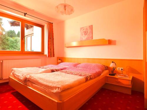 2 bedrooms, 4 beds