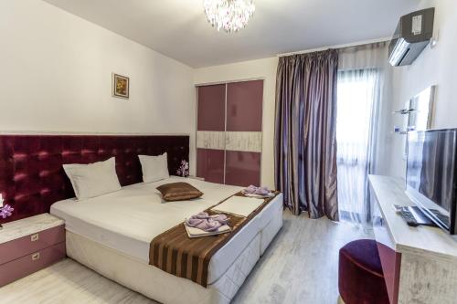 Lombardi Family Hotel - image 10