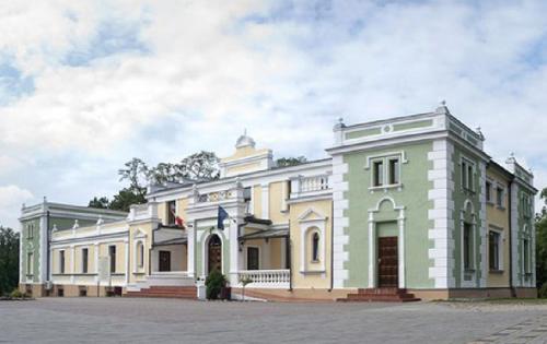 . Pałacyk w Lisewie