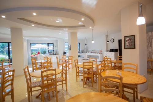 Restorāns, Iveria Elli Hotel in Kobulety