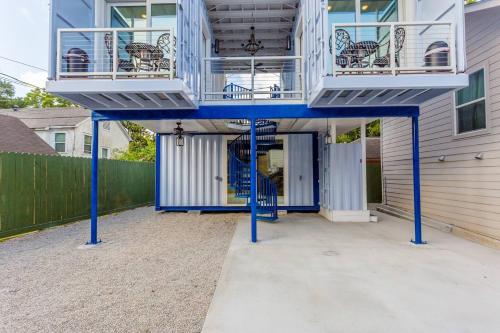 East Downtown Micro-luxe Container Living Pod #9 thumb 4