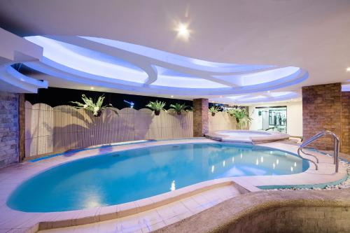 Swimming pool, Pinnacle Hotel and Suites near Gaisano Mall of Davao