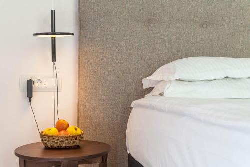 217411744 Amiral Hotel