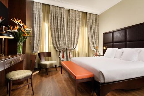 1 king bed, 2 twin beds