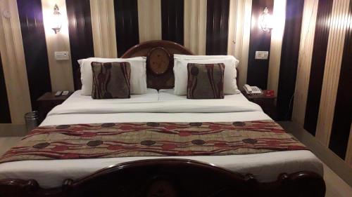 Hotel Golden Woods - image 5