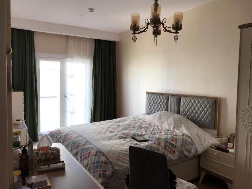  3+1 luxury flat with a lake view in a private compound in Istanbul