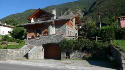 Viesnīcas āriene, La Casa Della Guida in Pontey