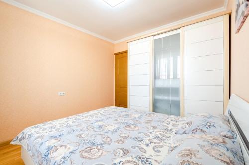 Apartment on Obolonskaya Square 3 - main image