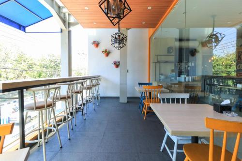 Restaurant, Hotel Berlian International Surabaya near Tanjung Perak Harbor