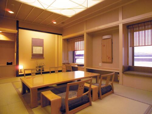 Japanese Style Room with Lake View Non-Smoking