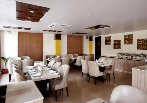 Étterem, Starz Clarks Inn Mussoorie in Könyvtár Út