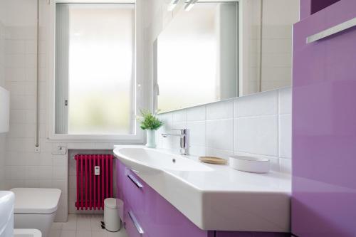 GuestHost - Sant'Orsola Colorful Huge Apartment - image 2