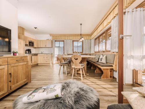 Kitchen, Feriendorf Joggler - Chalets nahe der Gondel in Zell am Ziller