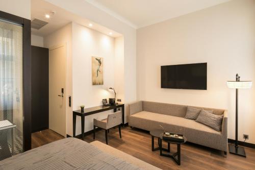 Superior Double or Twin Room image 2