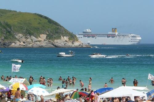 Casa temporada com piscina em Cabo Frio ate 10 pessoas