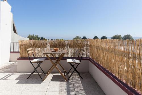  Trendy Bright Flat with Balcony by Host Wise in Porto