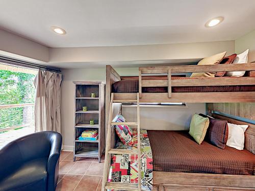 New Listing! Cabin Retreat: Hot Tub Near Downtown Cabin - image 7