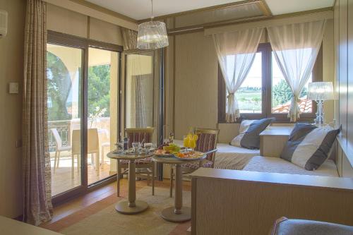 Chris & Eve Mansion - image 12