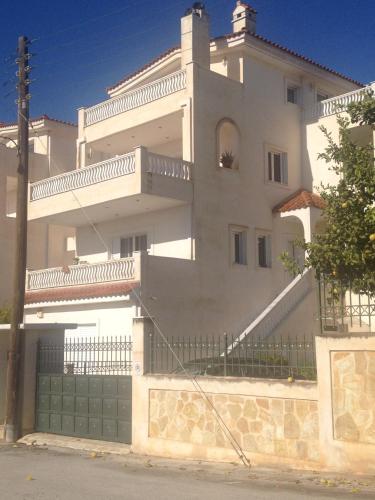  Apartments Tonia in Artemida