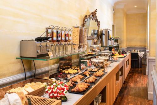 Alpi Hotel - image 2