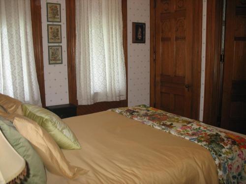The Grand Kerr House - image 7