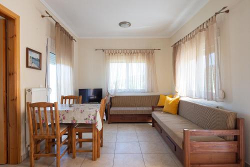  Souzana`s Apartments in Sykia