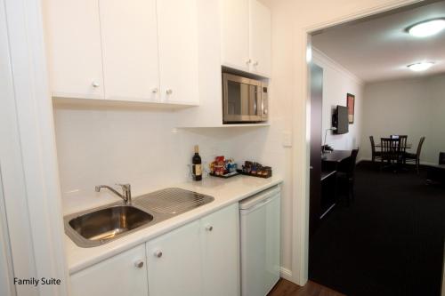 2 bedrooms, 3 beds