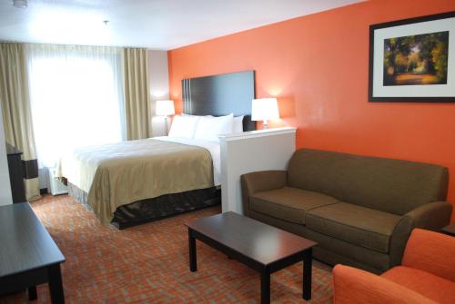 Quality Inn & Suites Fresno Northwest