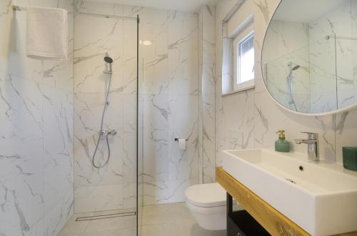 Family friendly apartments with a swimming pool Seget Donji Trogir - 17869 - image 7